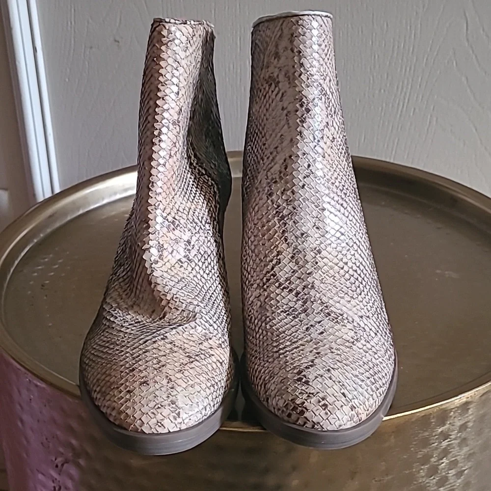 NWOT Golo Laredo Snake Print Boot Women's Size 8 - Picture 3 of 6